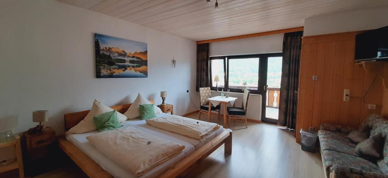 Alpenappartements Schwalbennestl ミッテンヴァルト エクステリア 写真