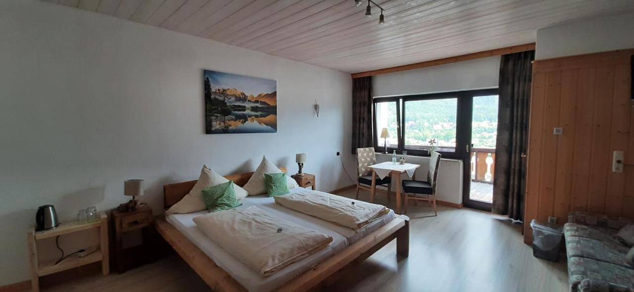 Alpenappartements Schwalbennestl ミッテンヴァルト エクステリア 写真