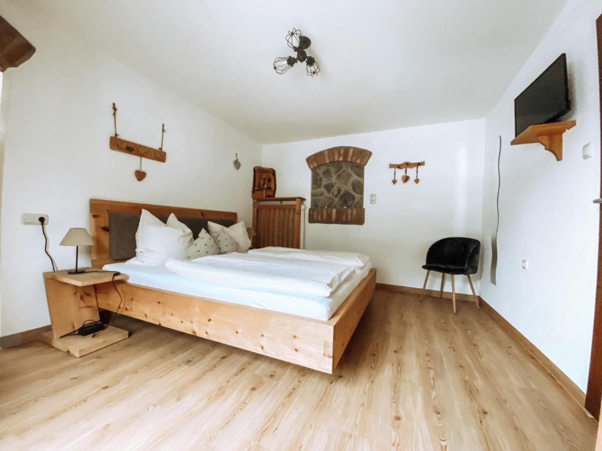 Alpenappartements Schwalbennestl ミッテンヴァルト エクステリア 写真