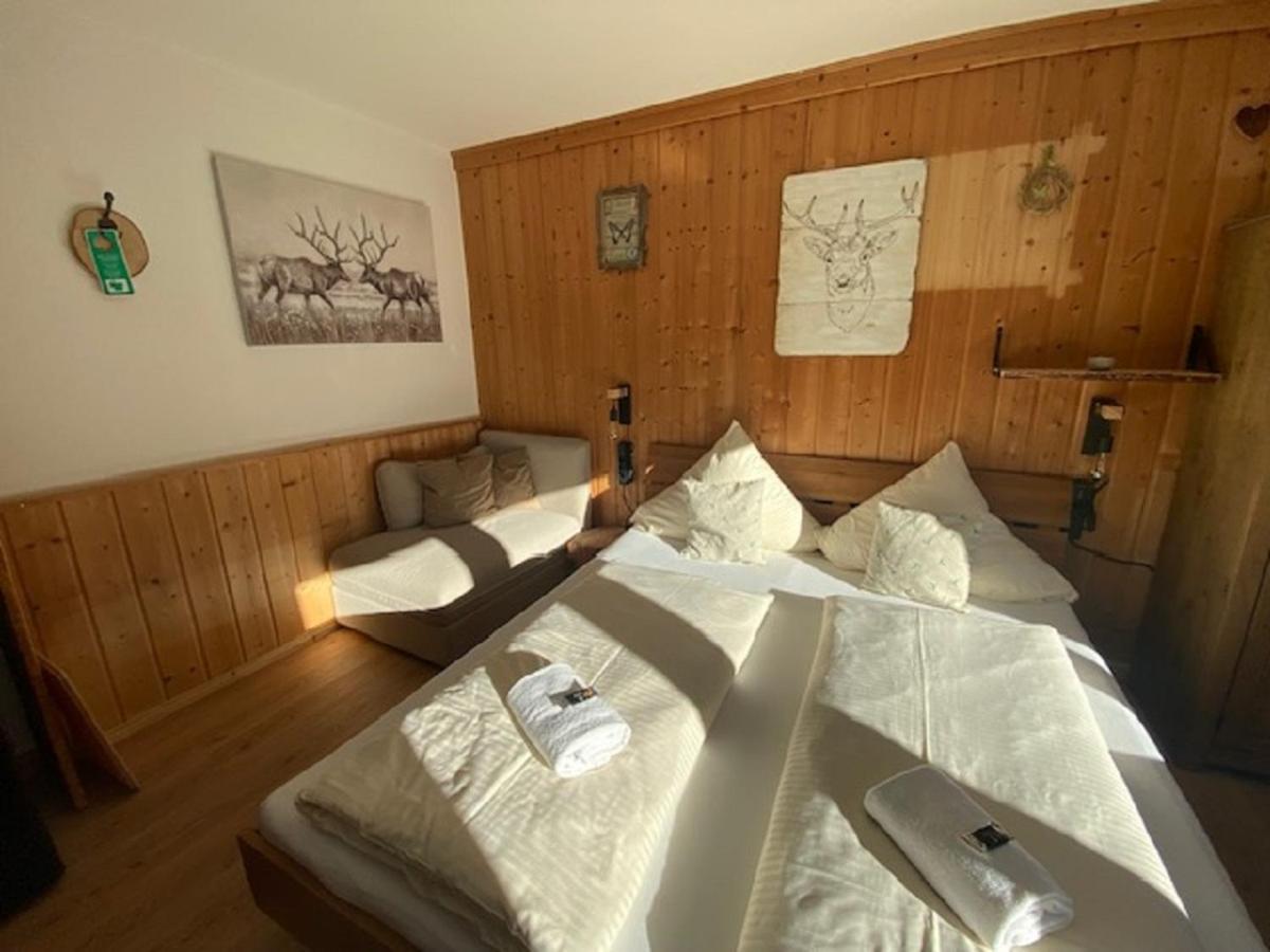 Alpenappartements Schwalbennestl ミッテンヴァルト エクステリア 写真