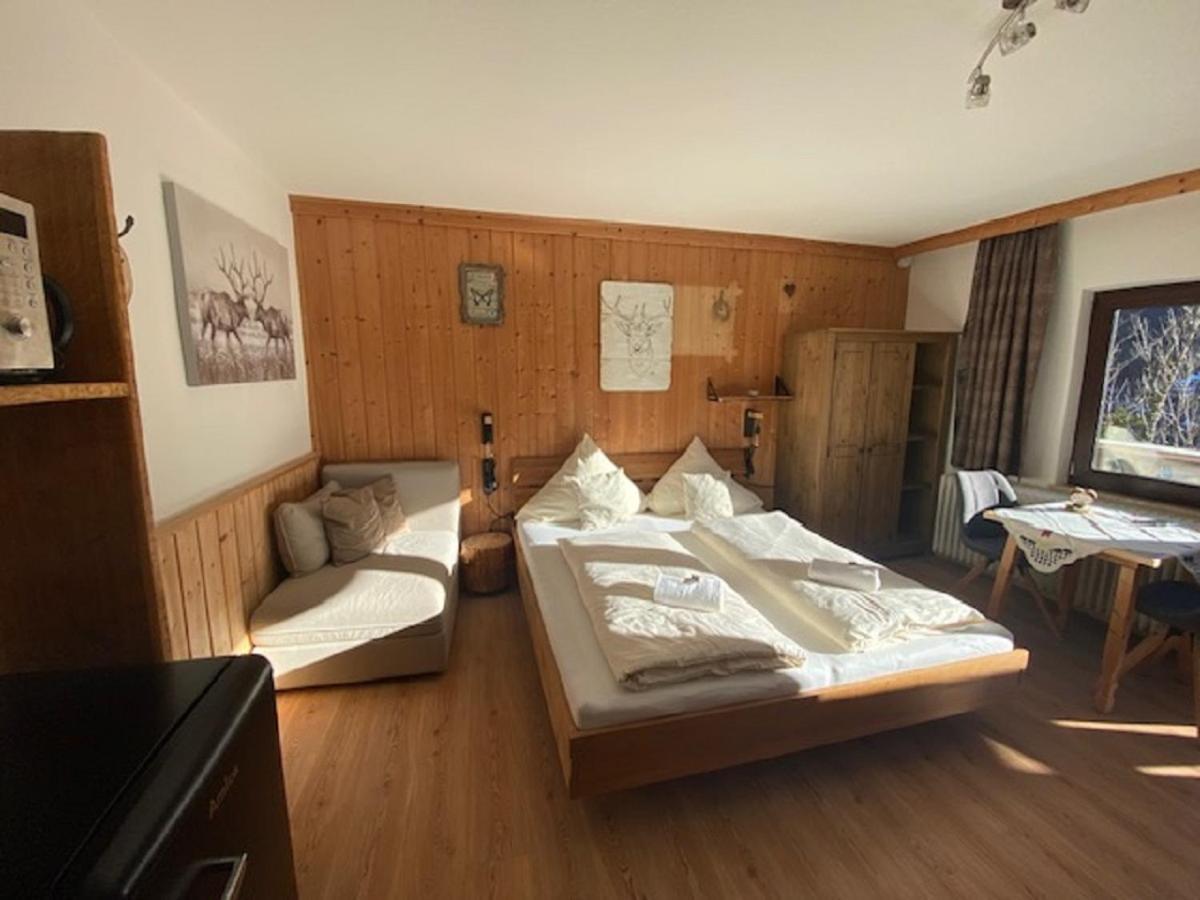 Alpenappartements Schwalbennestl ミッテンヴァルト エクステリア 写真