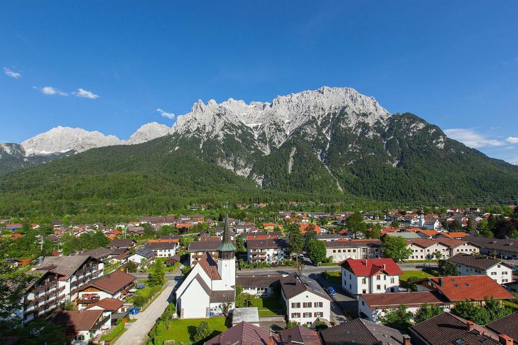 Alpenappartements Schwalbennestl ミッテンヴァルト エクステリア 写真