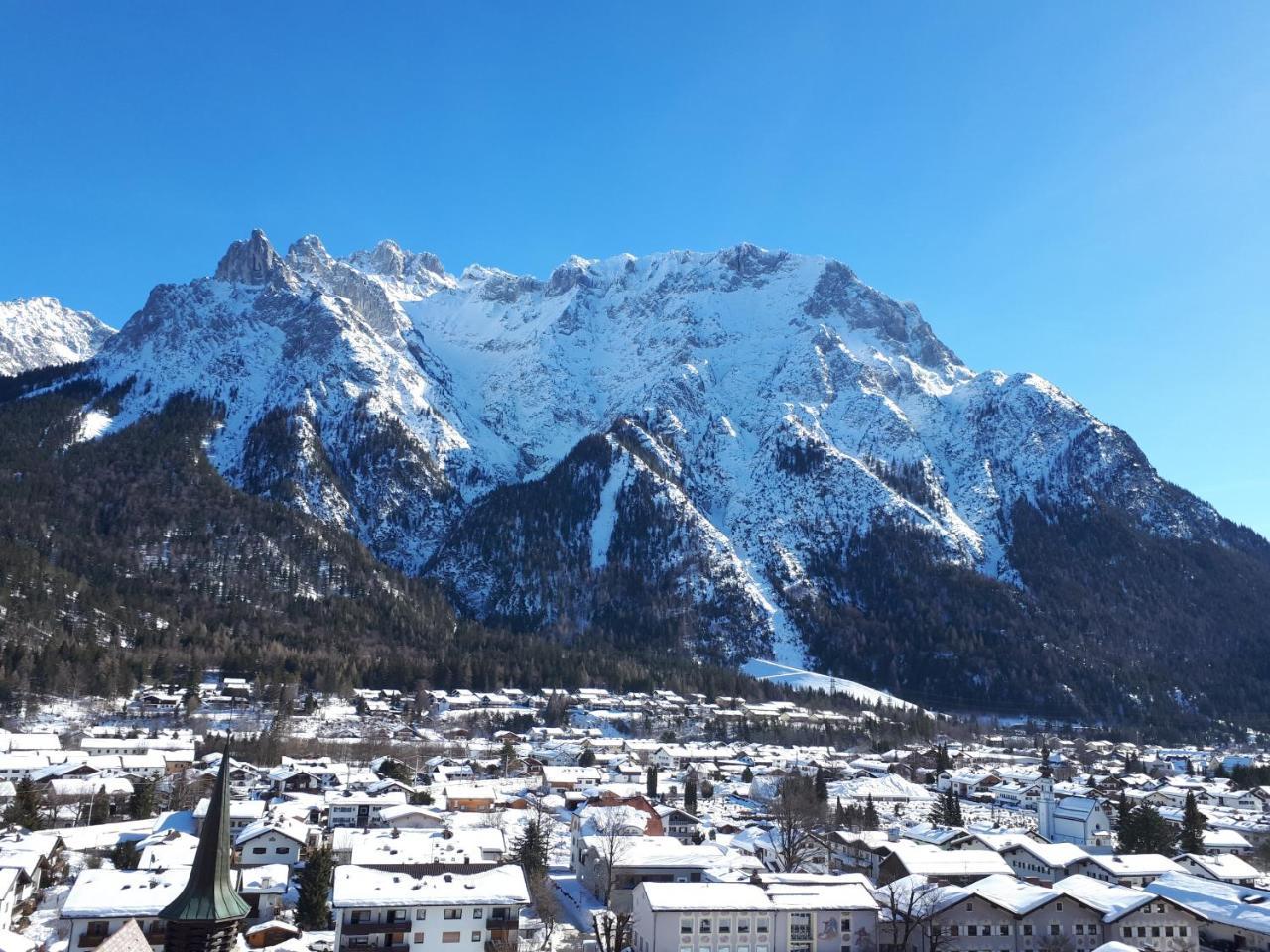 Alpenappartements Schwalbennestl ミッテンヴァルト エクステリア 写真