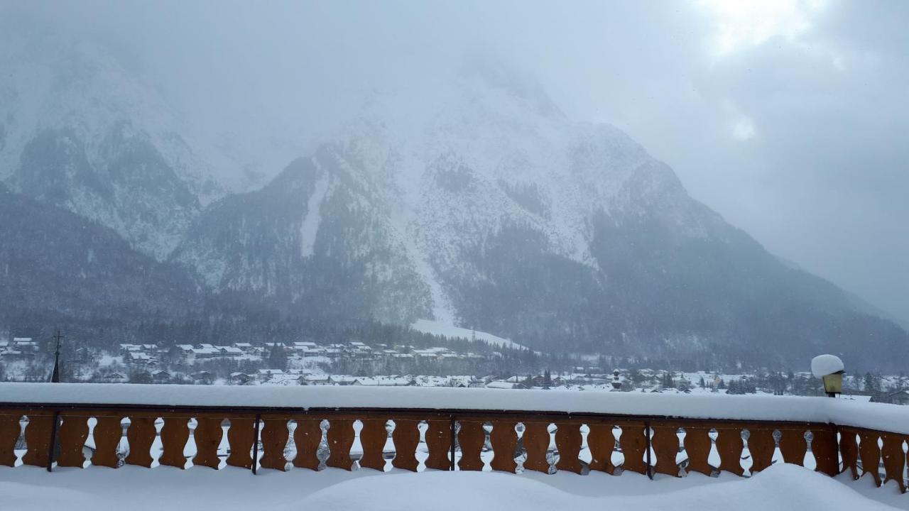 Alpenappartements Schwalbennestl ミッテンヴァルト エクステリア 写真